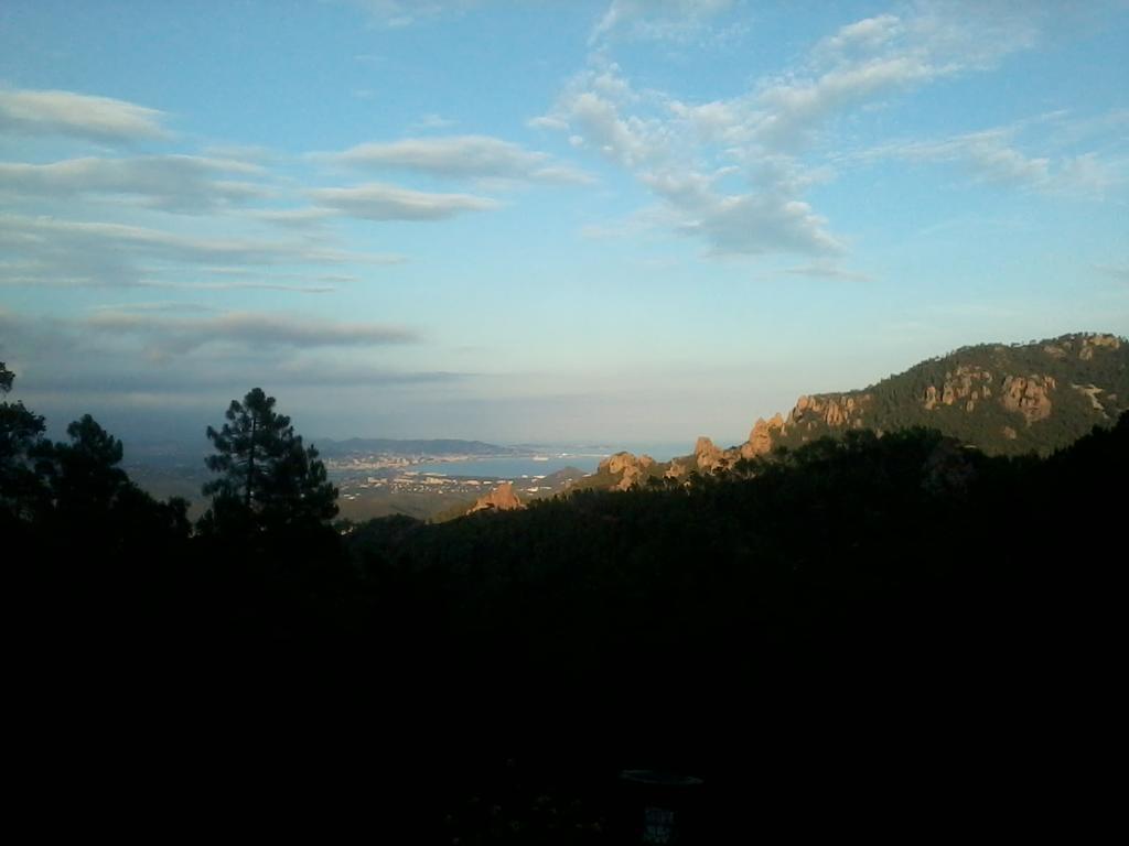 Chambres d'Hôtes Vue Mer L'Estérel Panoramique Saint-Jean-de-l'Esterel Esterno foto